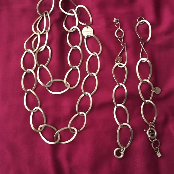 Matte Gold Plated Necklace and bracelets - Picture 3 of 4